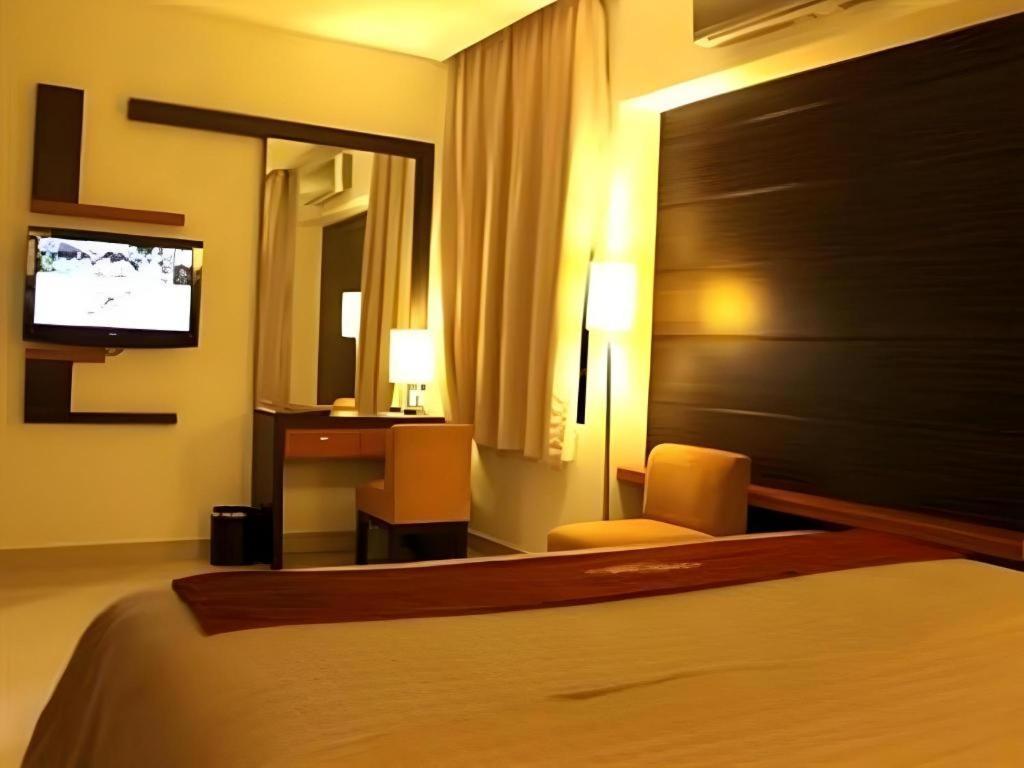 Travello Hotel Manado Exterior foto