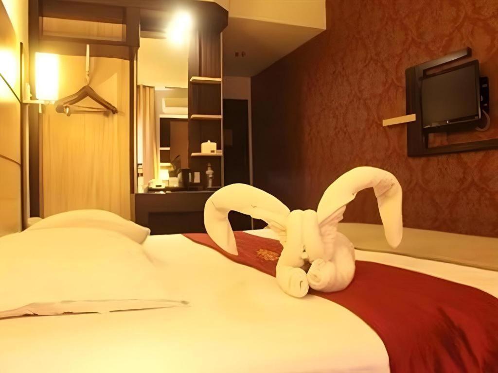 Travello Hotel Manado Exterior foto
