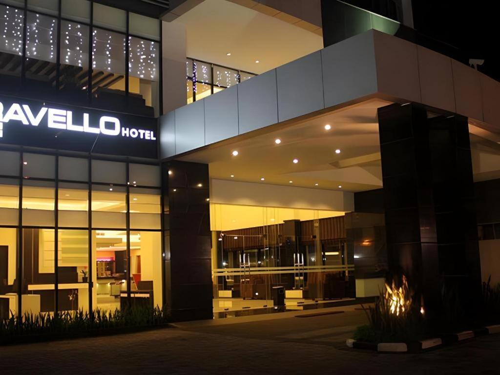 Travello Hotel Manado Exterior foto