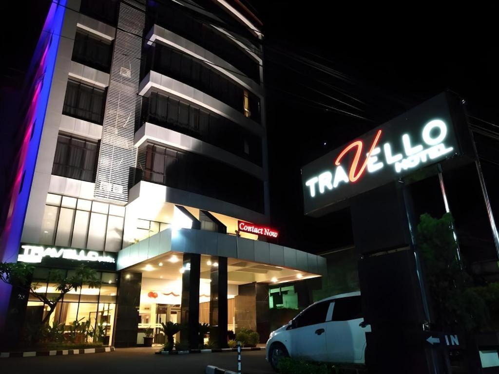 Travello Hotel Manado Exterior foto