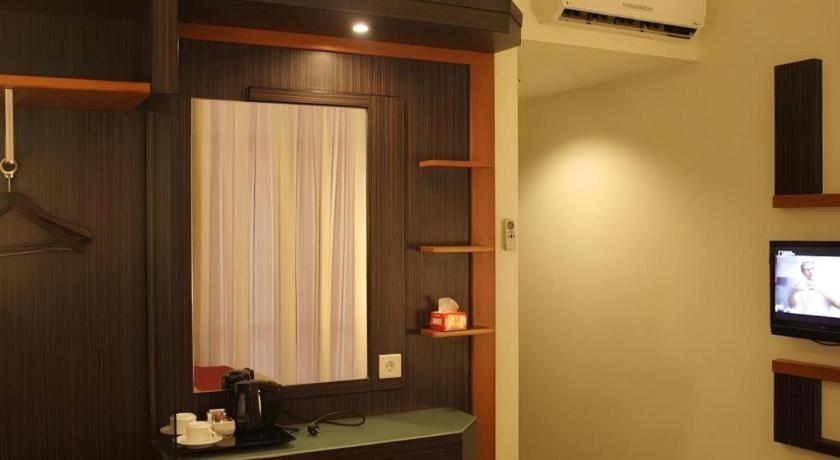 Travello Hotel Manado Exterior foto