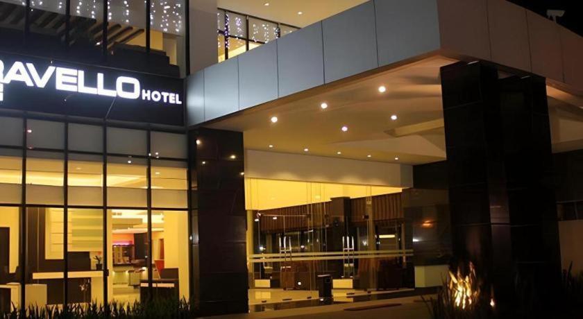 Travello Hotel Manado Exterior foto